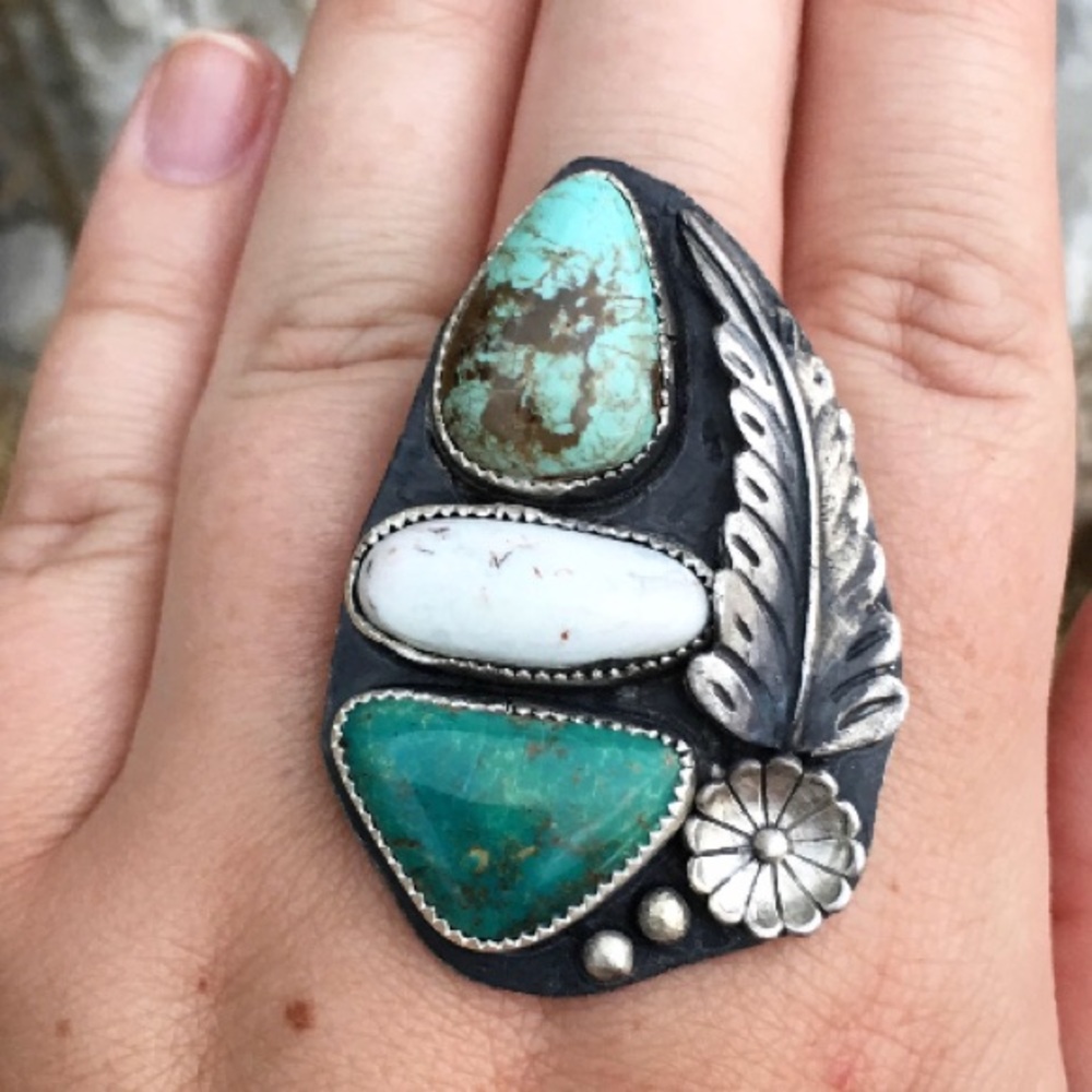 ❌KEEPING❌Artisan 3-Stone Turquoise Buffalo Ring